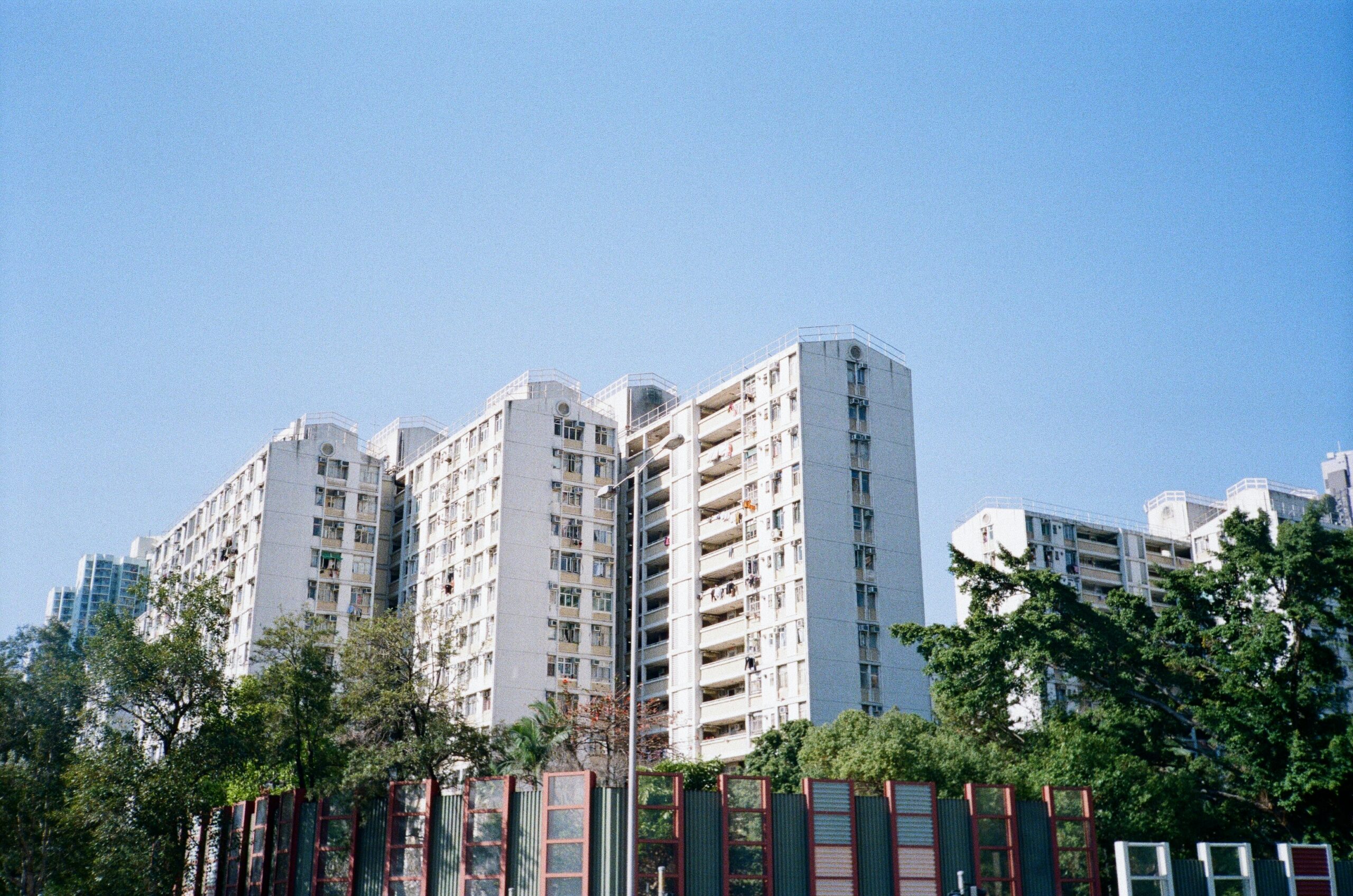 Overseas real estate investment_1205